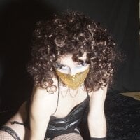 PatriziaCrossdresser's Offline Chat Room