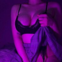 LILIANE-8's Offline Chat Room