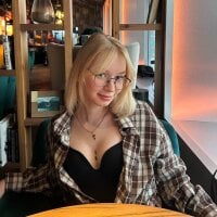 CleoStier webcam model