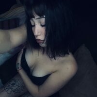 Die-lunara webcam model