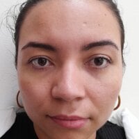 miaqueenrose's Offline Chat Room