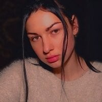 Dina_Lee's Offline Chat Room