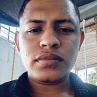 yourmilkman23men webcam