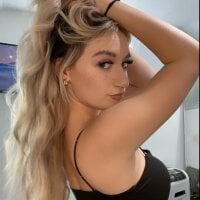 lexiluvsdaddy's Offline Chat Room