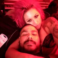 kinky_couple815's Offline Chat Room