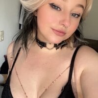 mia_sophiee's Avatar Pic