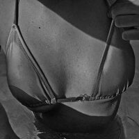 carlina28 webcam model