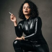 saralovens model avatar