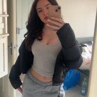 Sophsaysxox model avatar
