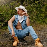 axel_alvareez webcam model