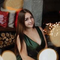 AngelBoobs69's Offline Chat Room