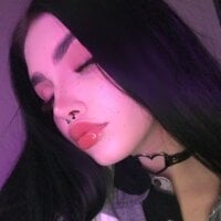 Adriana_Salem_'s Offline Chat Room