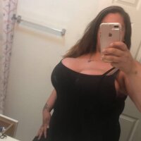 GreenEyez88's Offline Chat Room