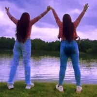 Loveoflesbian_69's Offline Chat Room