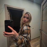 UwuSabrina webcam model