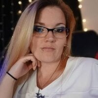 ToxicLilly's Avatar Pic