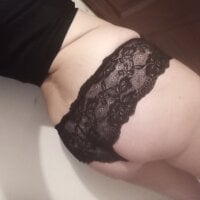 BlondieKissYou webcam