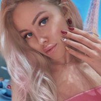 LovedLoyal555's Offline Chat Room