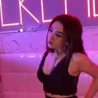 EmilyyFord's Offline Chat Room