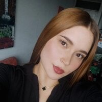 Lillyyrosse webcam model