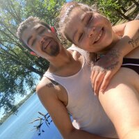 kinkycouplleee's Offline Chat Room