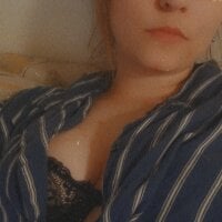 TinyMILF666_420's Offline Chat Room