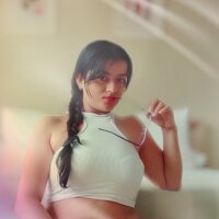 Negrita323's Offline Chat Room