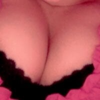 Abbelle_lust's Offline Chat Room