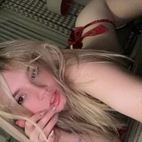 Cutiepietease02 fully naked strip on cam for live sex movie chat