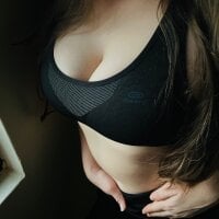 YourHottyHeeena's Webcam Show