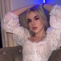 HornyAliss' Offline Chat Room