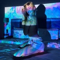 Mia_Roxxx's Offline Chat Room