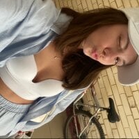 Sunny__honey's Offline Chat Room