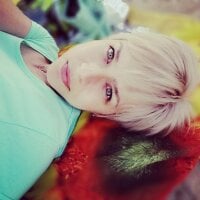 KATIDIFFERENT's Offline Chat Room