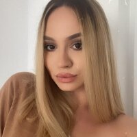 medeealove1's Offline Chat Room