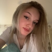 boobsykities' Offline Chat Room