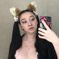 MonicaMoons webcam