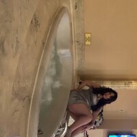 VictoriaLove222's Offline Chat Room