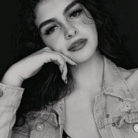 dany_r_ model avatar