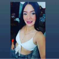 Haileygrxl Adlı Modelin Çevrimdışı Sohbet Odası