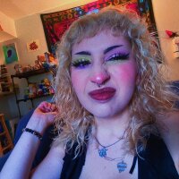 sluttychrist Adlı Modelin Çevrimdışı Sohbet Odası