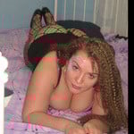 BustyAdelleeのオフラインチャットルーム