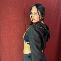 tyra_paradise webcam model