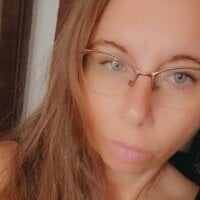 MalloryKnoxxx1987 Offline Chatraum