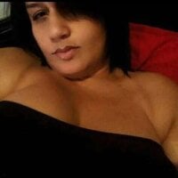 tia_pervesa's Offline Chat Room