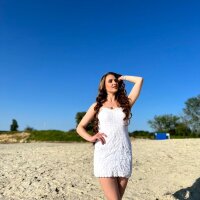 LauraMini_'s Offline Chat Room