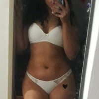 Zenda_Vera Adlı Modelin Çevrimdışı Sohbet Odası