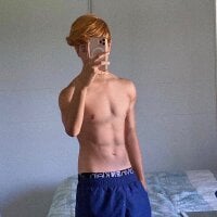 blondetwink00's Offline Chat Room