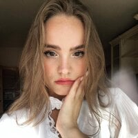 Emily_Rowe's Avatar Pic