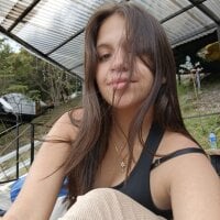 Nicki00120 webcam model